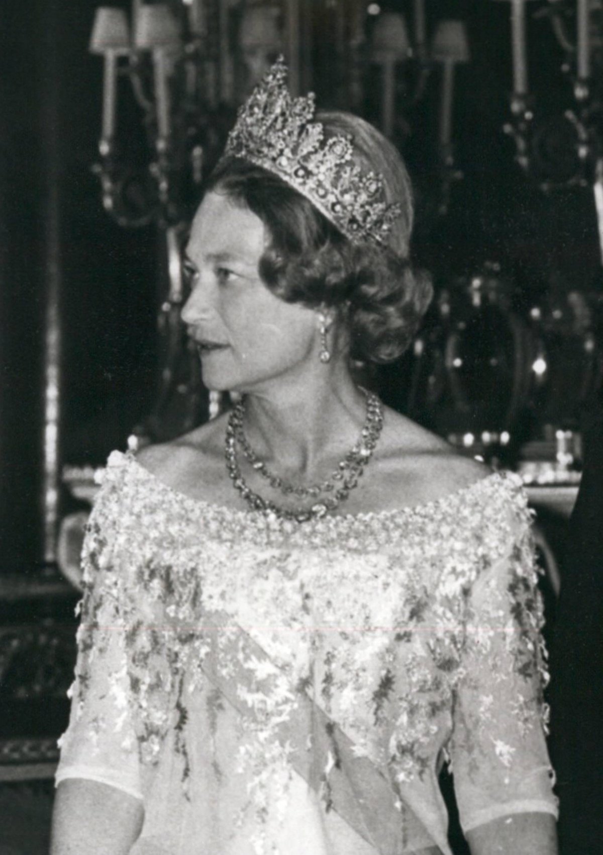 Grand Duchess Josephine-Charlotte of Luxembourg attends a state banquet at Buckingham Palace in London, June 1972 (Keystone Press/Alamy)