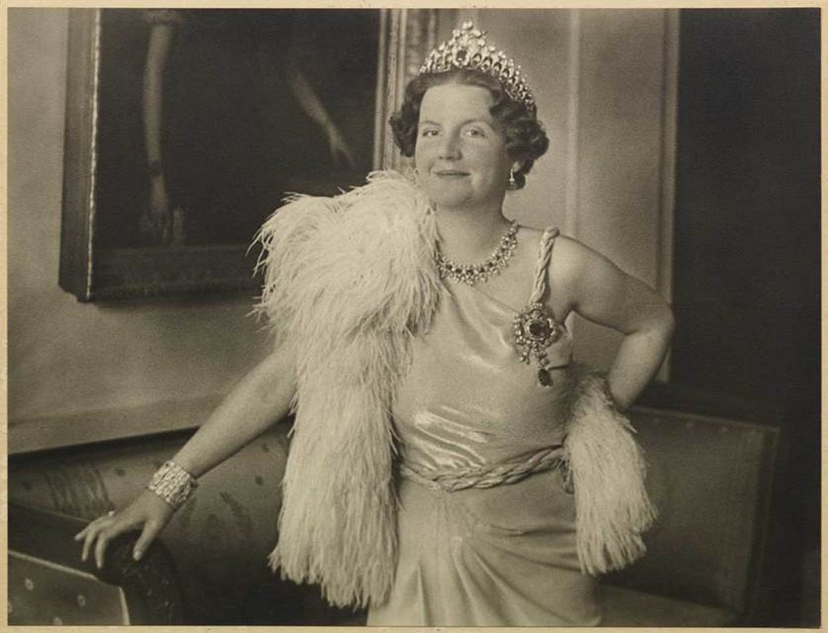 A casual photograph of Princess Juliana of the Netherlands, taken by her husband, Prince Bernhard, during an official photo session with Franz Ziegler in 1937 (Koninklijk Huis)