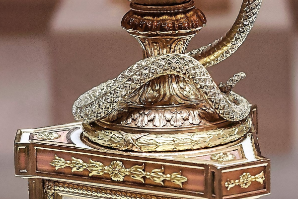 Detail of the serpent's tail portion of the Duchess of Marlborough Egg (Wikimedia Commons)