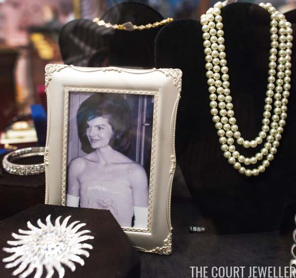 Replicas of Kennedy's jewels, including the sunburst brooch, are offered for sale at the&nbsp;Smithsonian American Art Museum, 29 September 2011 (PAUL J. RICHARDS/AFP/Getty Images)