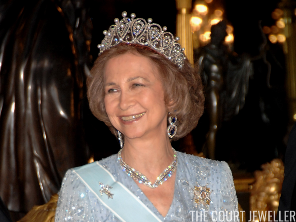 Queen Sofia wears the tiara for a gala dinner in honor of the King of Saudi Arabia, June 2007 (Carlos Alvarez/Getty Images)