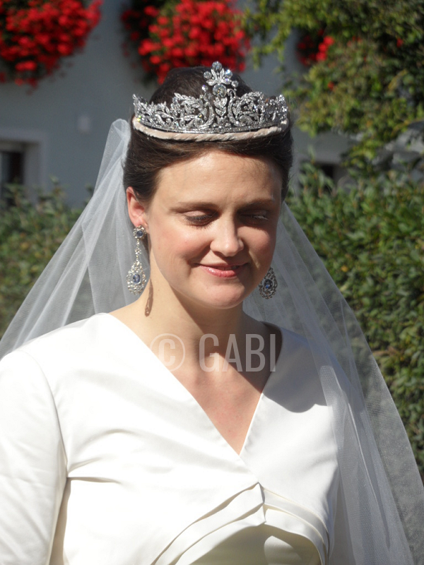 Anna Therese of Arco-Zinneberg wears the tiara on her wedding day, October 2018 (Photo generously provided by Gabi; do not reproduce)