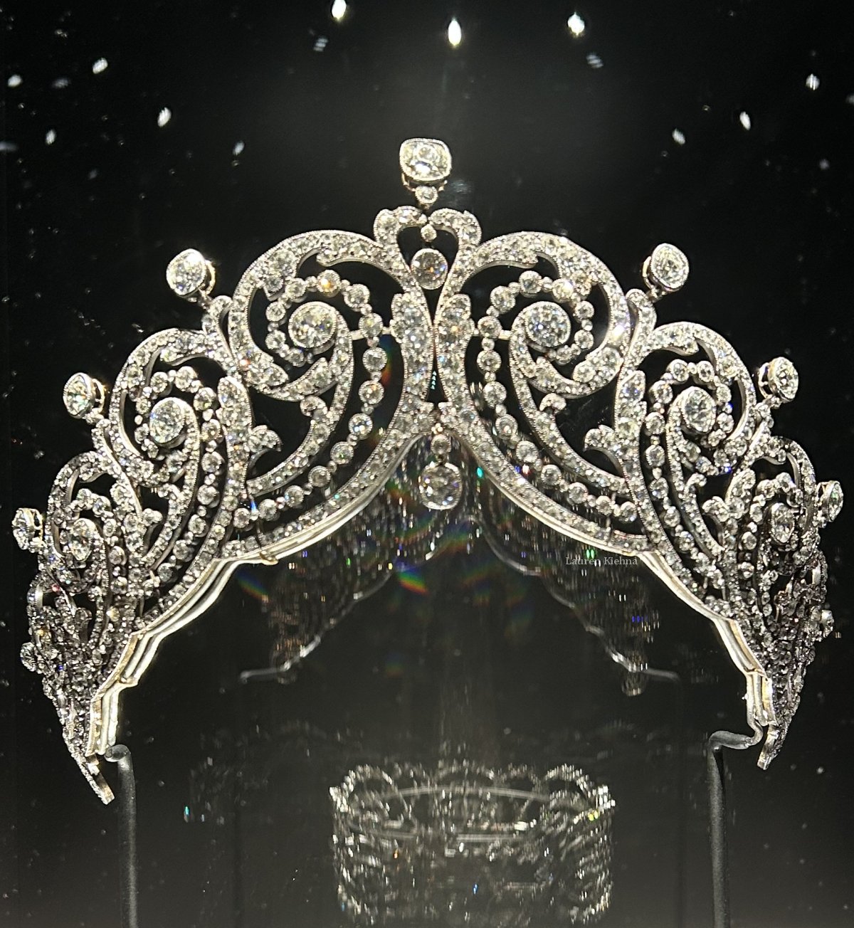 The Essex Tiara, displayed as part of the Cartier exhibition at the Victoria & Albert Museum in London, April 2025 (Photo © Lauren Kiehna)
