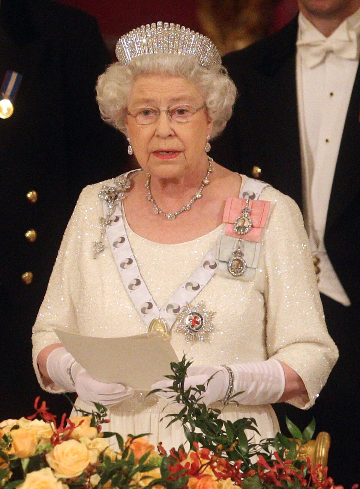 Queen Elizabeth II hosts a state banquet for the President of South Africa at Buckingham Palace in London on March 3, 2010 (LEWIS WHYLD/Getty Images)