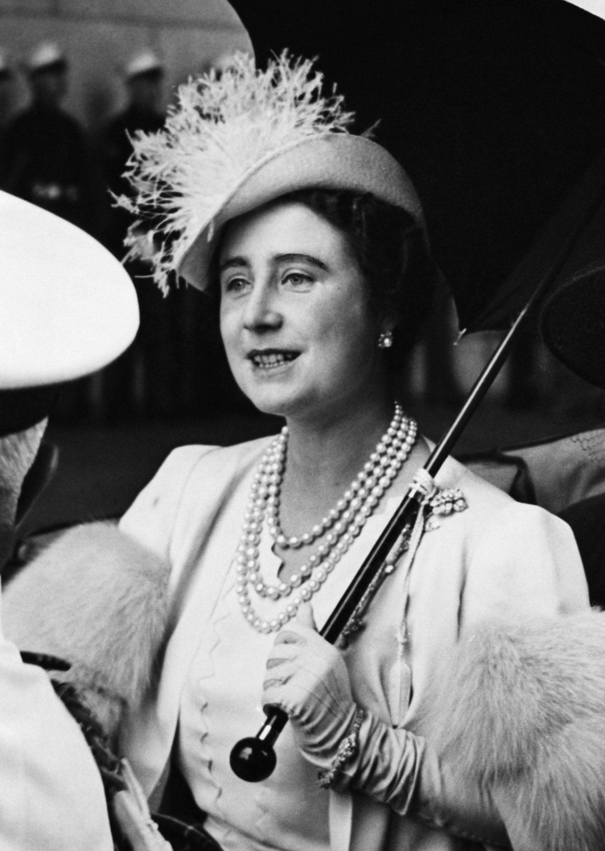 Queen Elizabeth rides in a carriage beside American First Lady Eleanor Roosevelt (Everett Collection/Alamy