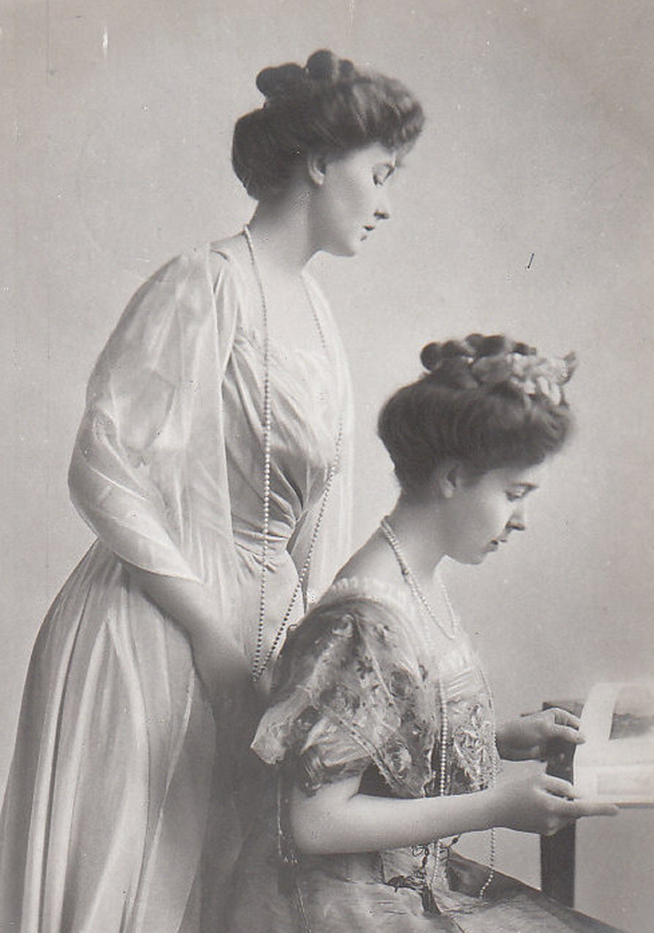 Princess Patricia of Connaught and Princess Margaret of Connaught (Wikimedia Commons)