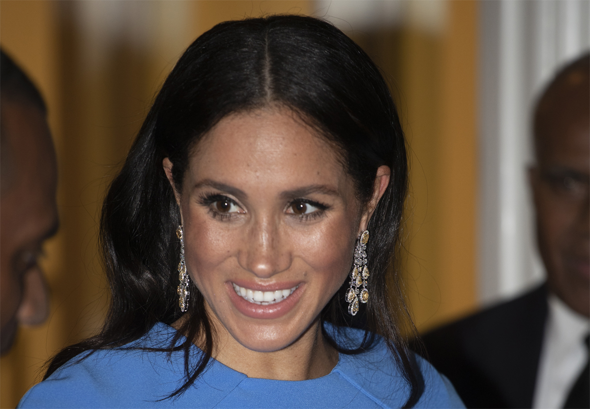 The Duchess of Sussex wears diamond earrings, a wedding gift from the Saudi royal family, for a state dinner in Fiji, October 2018 (Ian Vogler - Pool/Getty Images)