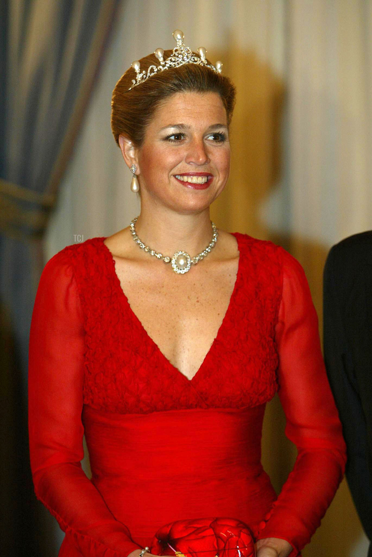 Princess Maxima wears the pearl setting of the Dutch Emerald Parure Tiara, January 2003
