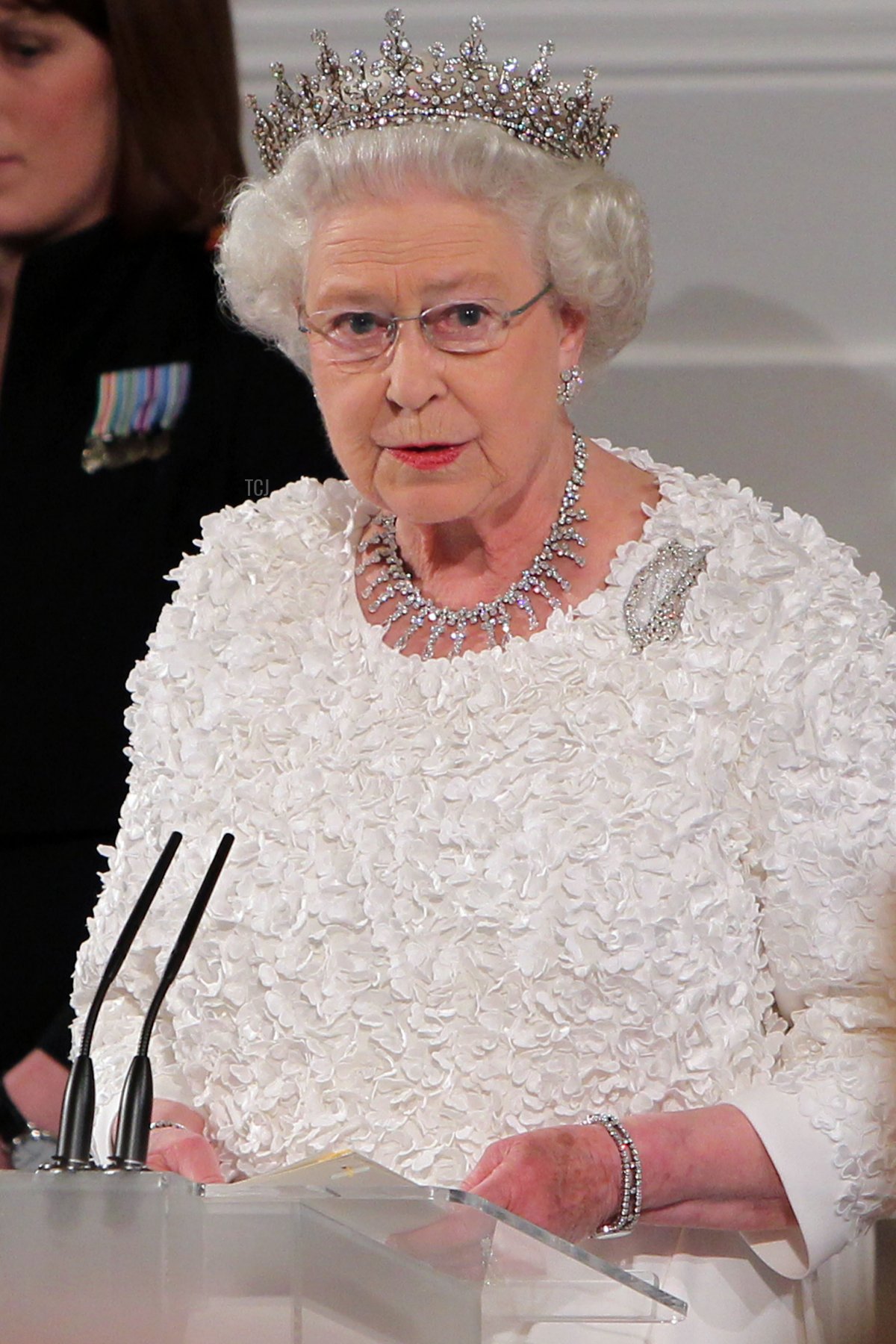 Queen Elizabeth II makes a speech during a State Dinner at Dublin Castle, on May 18, 2011 in Dublin, Ireland