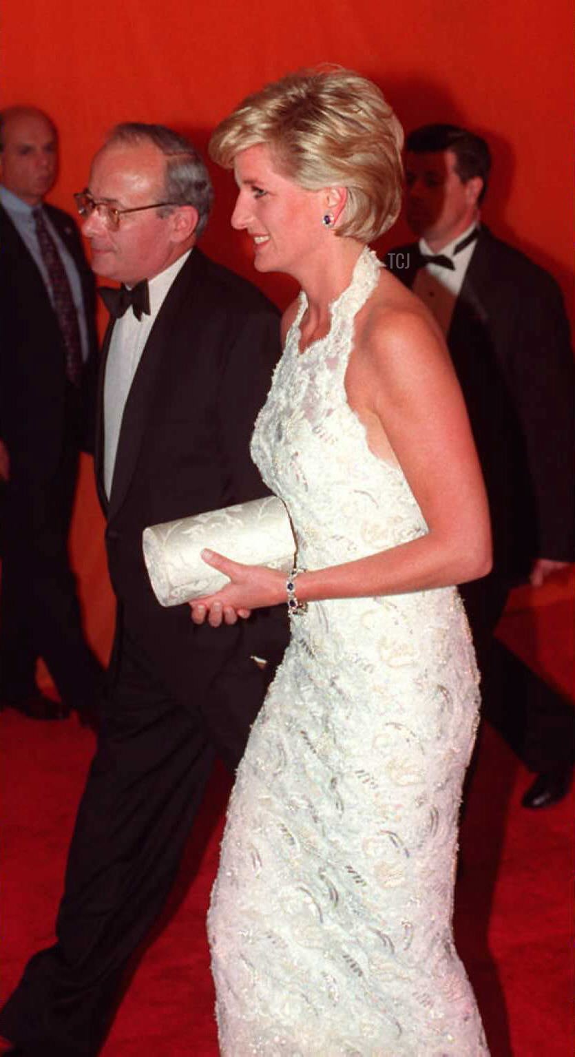 Britain's Princess Diana (R) and British Ambassador to the US David Kerr arrive at the Nina Hyde Gala fund raising benefit for breast cancer research 24 September 1996 in Washinton, DC
