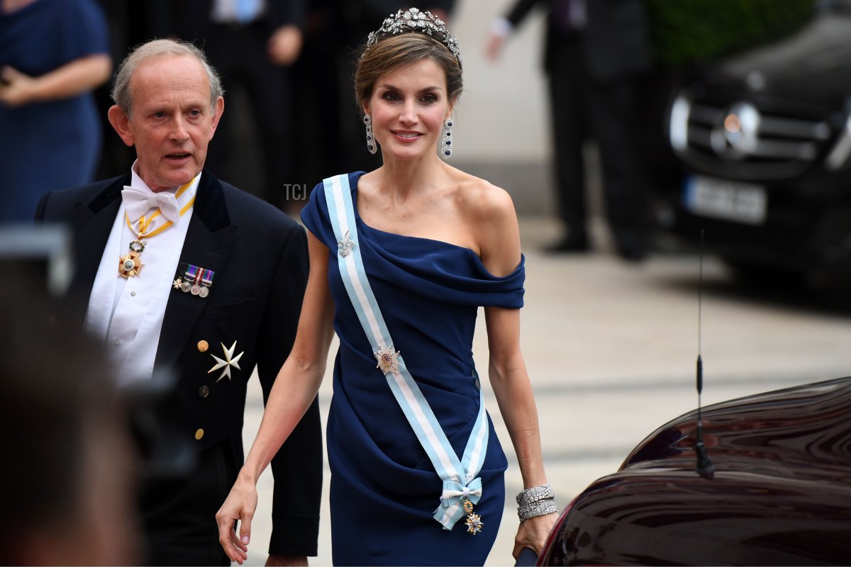 Spanish Queen Letizia arrives for a banquet at Guildhall in central London on July 13, 2017, on the second day of the Spanish King and Queen's three-day state visit