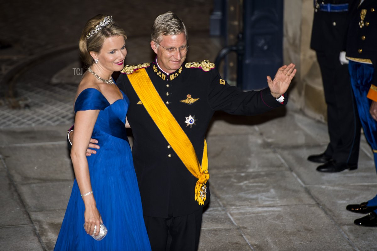 Princess Mathilde of Belgium and Crown Prince Philippe of Belgium waves upon arrival for a gala dinner at the Grand-Ducal palace, after the civil wedding of Crown Prince Guillaume of Luxembourg and Belgian Countess Stephanie de Lannoy, on October 19, 2012, in Luxembourg