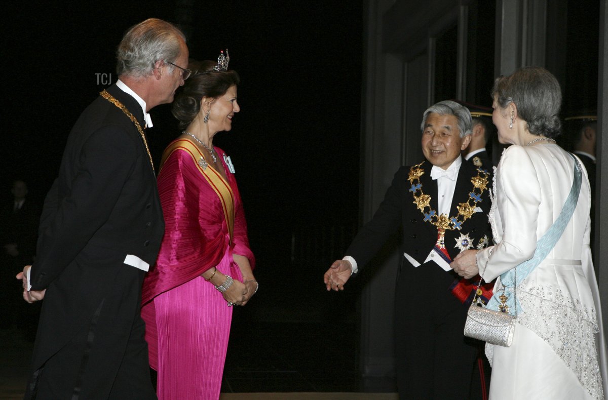 King Carl XVI Gustaf and Queen Silvia of Sweden arrive for dinner at the Imperial Palace on March 26, 2007 in Tokyo, Japan