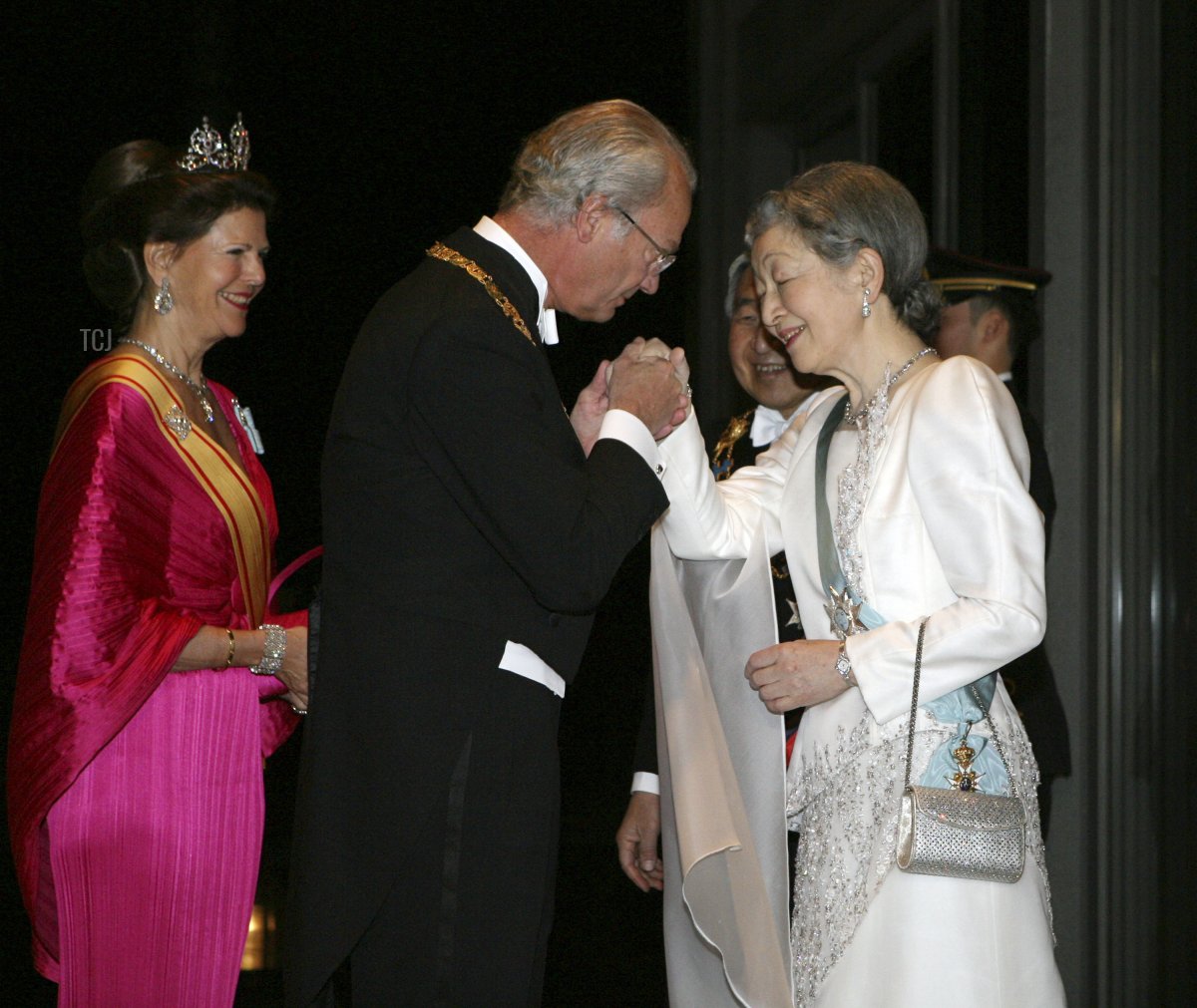 King Carl XVI Gustaf and Queen Silvia of Sweden arrive for dinner at the Imperial Palace on March 26, 2007 in Tokyo, Japan