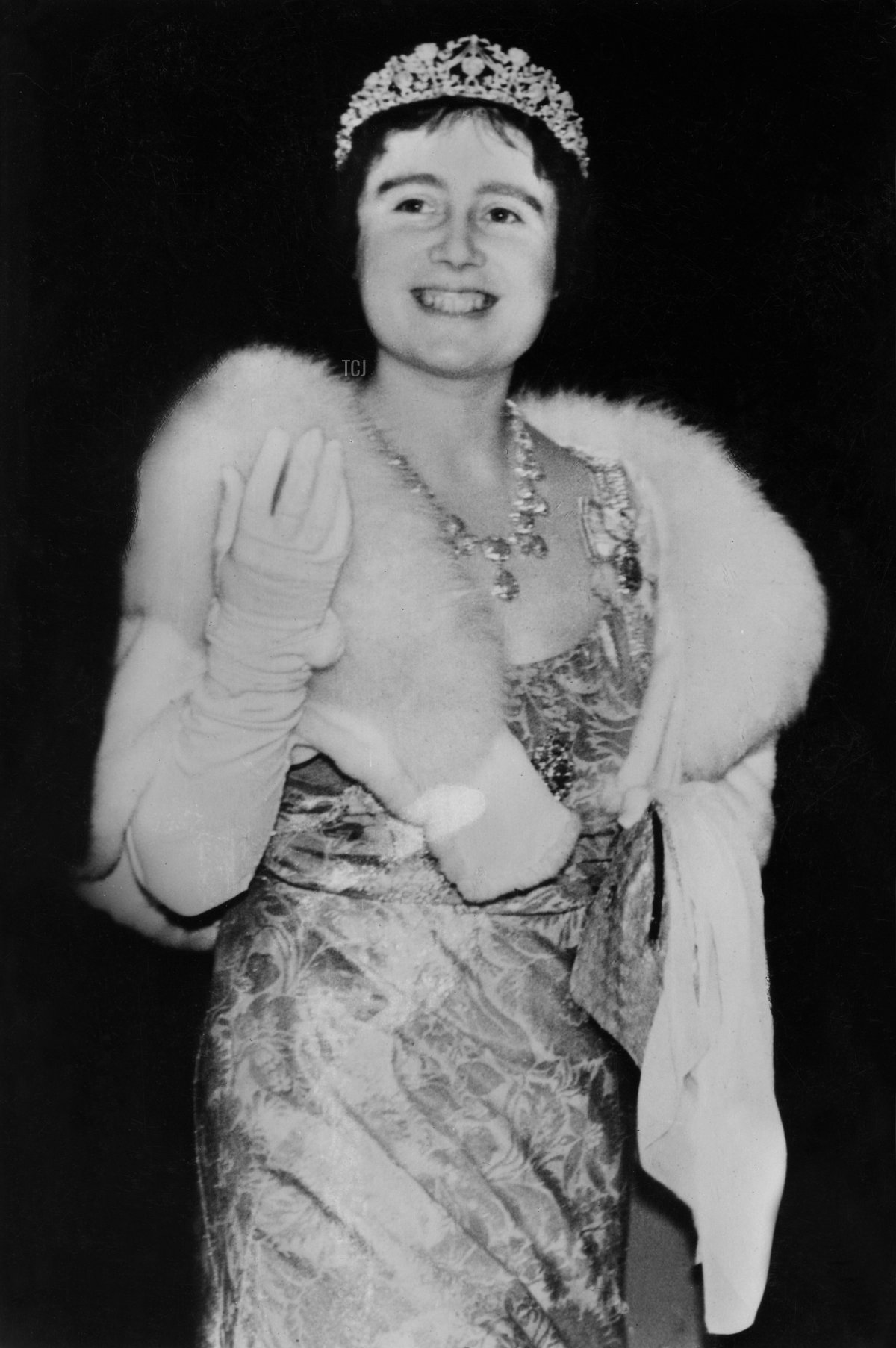 The Duchess of York (later Queen Elizabeth the Queen Mother) wears the Persian Turquoise Necklace with its coordinating tiara, ca. 1930