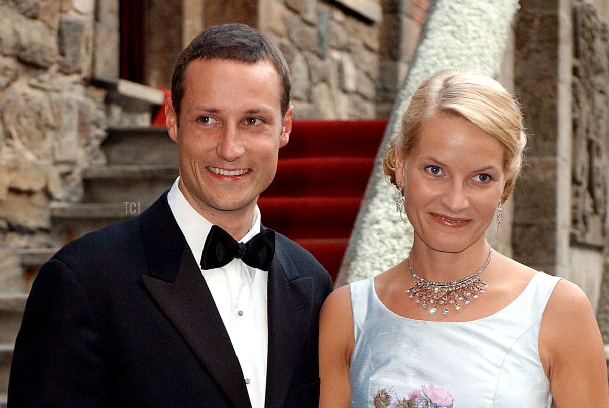 Crown Prince Haakon of Norway and his fiancee Mette-Marit Tjessem Hoiby arrive for a dinner at Akershus Castle in Oslo August 24, 2001 on the eve of their wedding