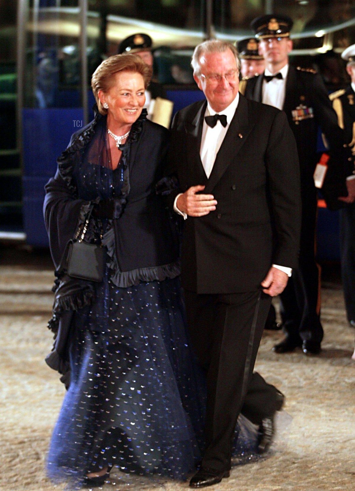 King Albert of Belgium and his wife Queen Paola (l)arrive for the dinner offered by Dutch Crown Prince Willem Alexander and his fiancee Argentinian Maxima Zorreguieta at the Royal Palace in Amsterdam, 31 January 2002