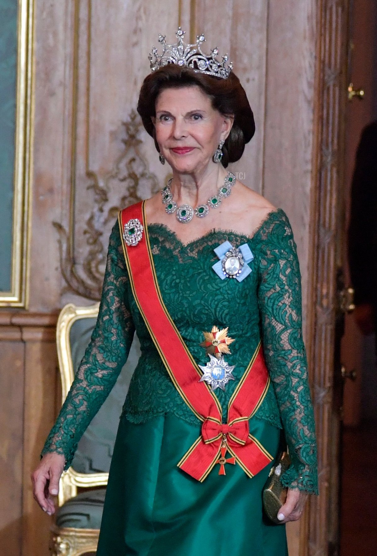 Elke Buedenbender (L), wife of German President Frank-Walter Steinmeier and Queen Silvia followed by Crown Princess Victoria and Prince Daniel arrive for a State Banquet at the Royal Palace in Stockholm, on September 7, 2021
