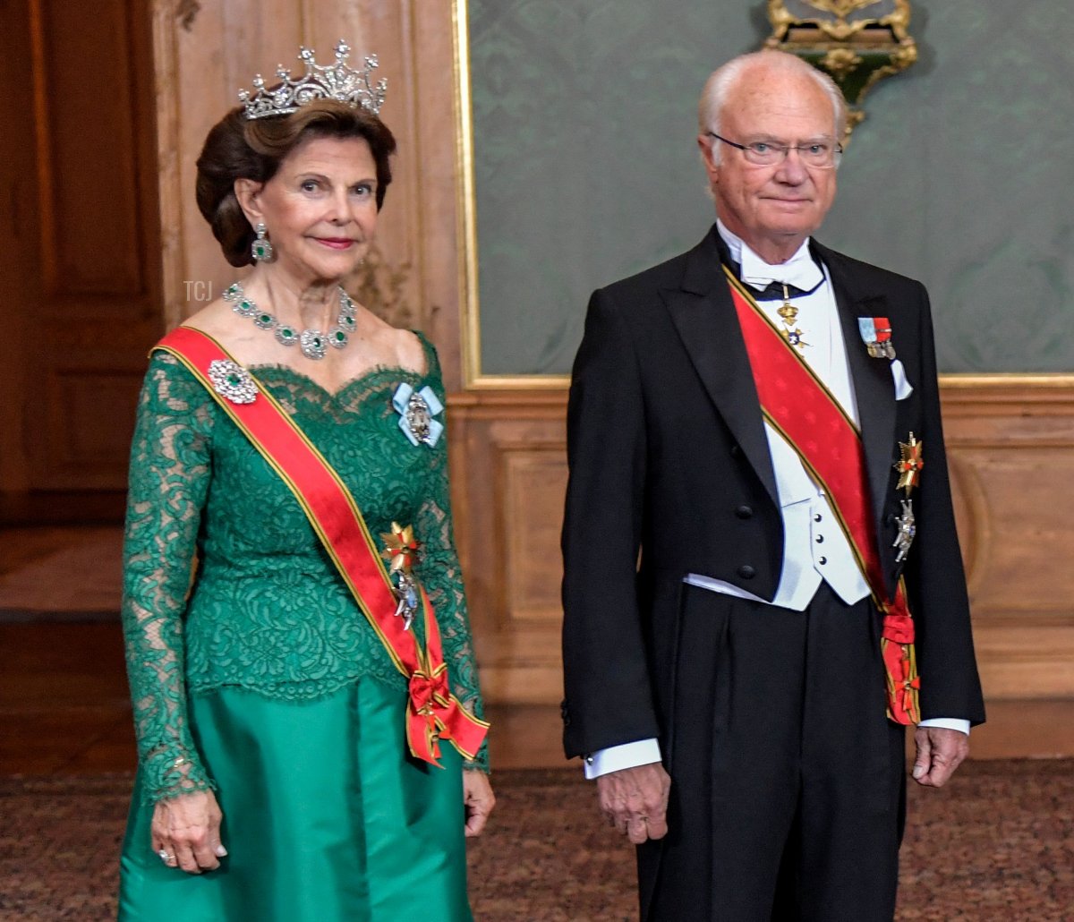 Sweden's Queen Silvia, King Carl Gustaf, German President Frank-Walter Steinmeier and his wife Elke Buedenbender pose for a photo before a State Banquet at the Royal Palace in Stockholm, on September 7, 2021