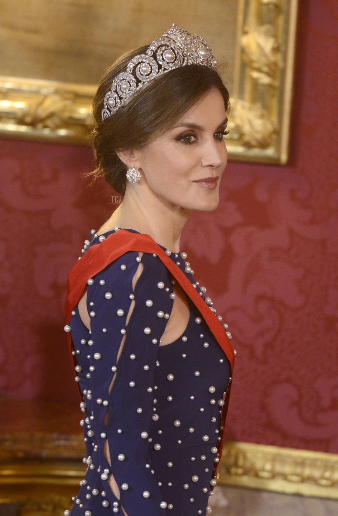 Queen Letizia of Spain hosts a dinner gala for the President of Portugal Marcelo Rebelo de Sousa at the Royal Palace on April 16, 2018 in Madrid, Spain