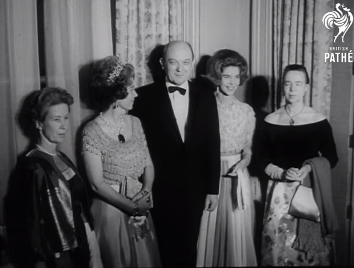 Queen Friederike of the Hellenes attends Barnard College's 75th anniversary dinner at the Waldorf-Astoria in New York, 22 Jan 1964