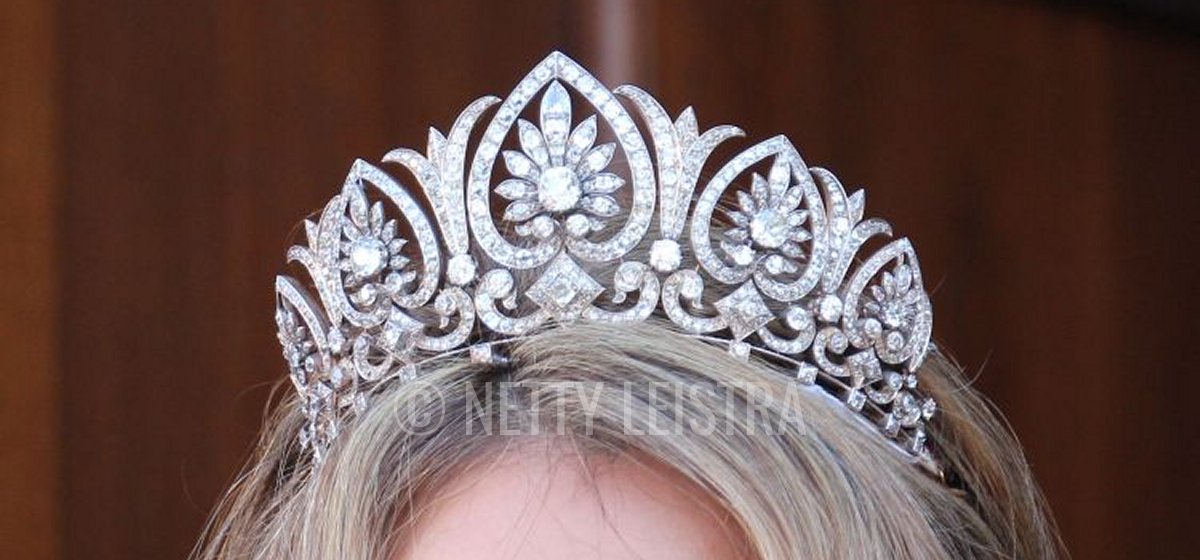 Mahkameh Navabi wears the Schaumburg-Lippe Palmette Tiara on her wedding day, October 2021