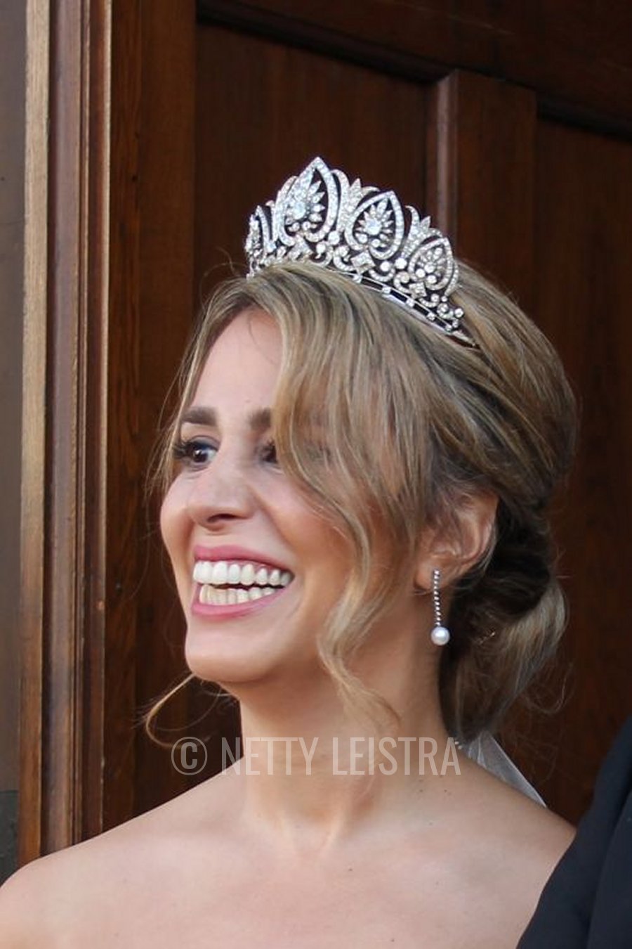Mahkameh Navabi wears the Schaumburg-Lippe Palmette Tiara on her wedding day, October 2021