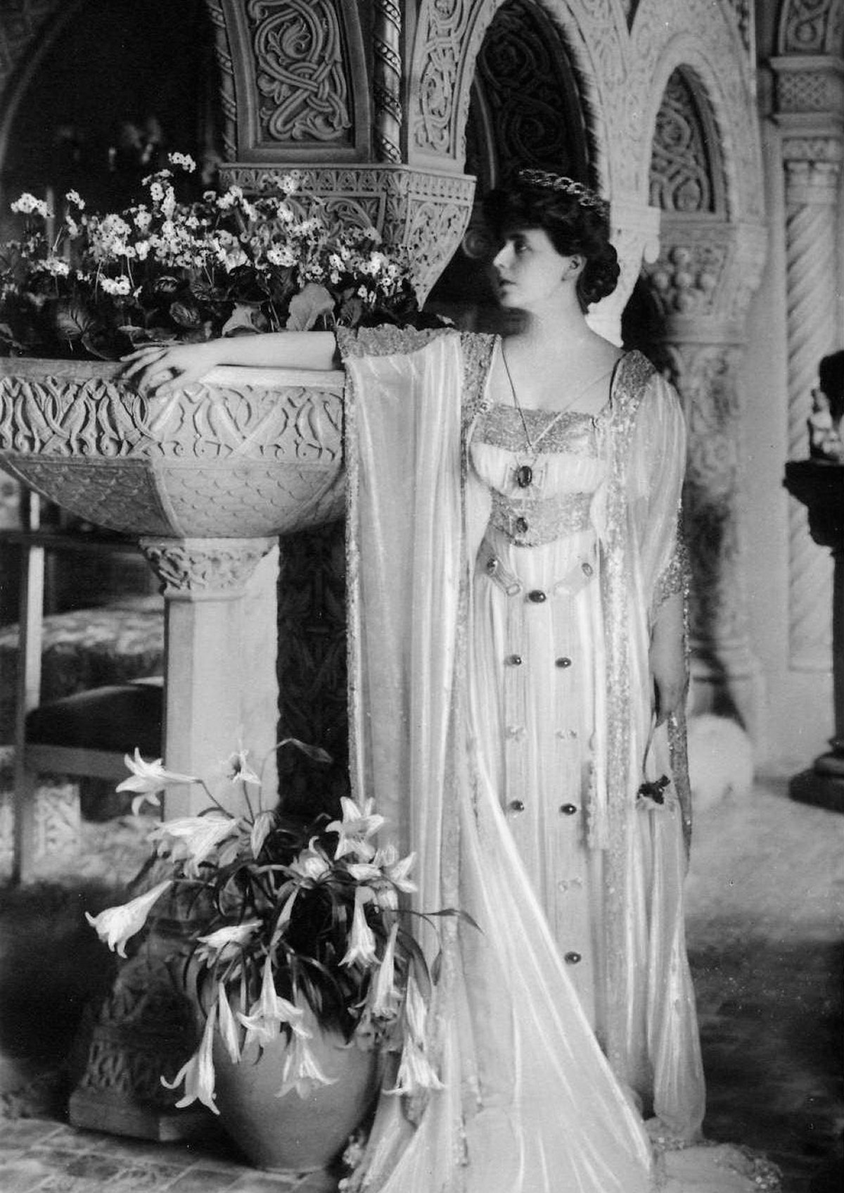 Crown Princess Marie of Romania, ca. 1908 (Bain Collection/Library of Congress)