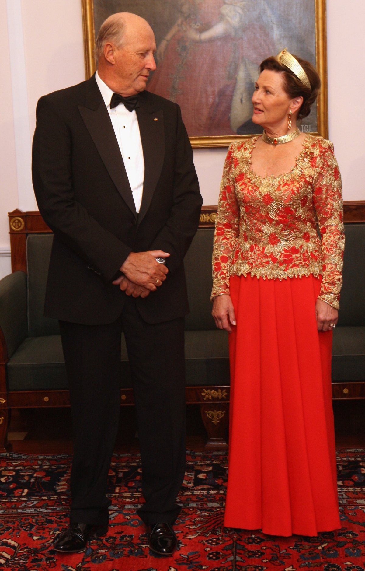 Norwegian King Harald V and Queen Sonja attend a state banquet in their honour at Bellevue Palace October 15, 2007 in Berlin, Germany