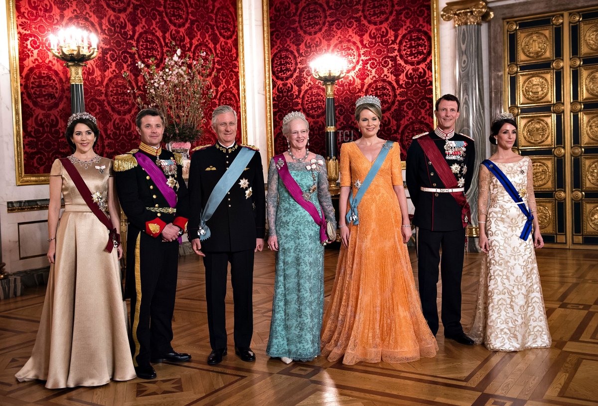 Crown Princess Mary, Crown Prince Frederik, King Philippe, Queen Margrethe, Queen Mathilde, Prince Joachim and Princess Marie pose for a photo at the state banquet on March 28, 2017 at Christiansborg Castle in Copenhagen