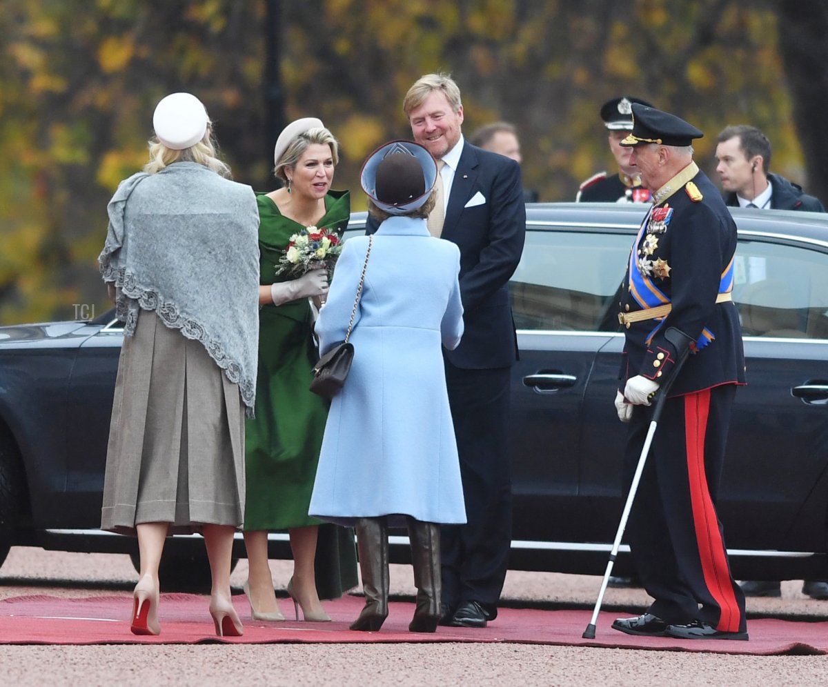 Crown Princess Mette-Marit, King Harald, Queen Sonja, King Willem-Alexander and Queen Maxima at the official welcoming service of Their Majesties King Willem-Alexander and Queen Maxima at The Royal Palace on November 9, 2021 in Oslo, Norway