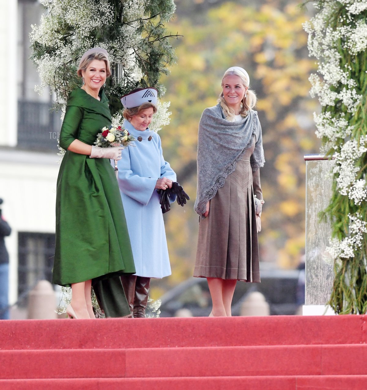 Crown Princess Mette-Marit, Queen Sonja and Queen Maxima at the official welcoming service of Their Majesties King Willem-Alexander and Queen Maxima at The Royal Palace on November 9, 2021 in Oslo, Norway