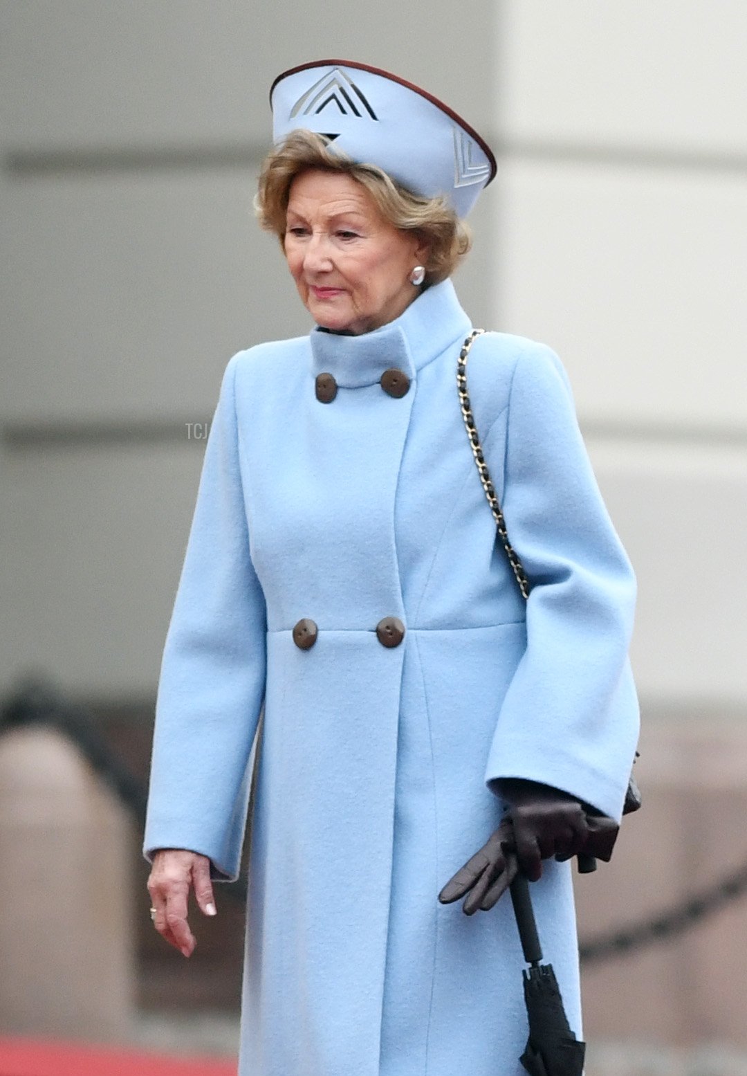 Crown Princess Mette-Marit and Queen Sonja at the official welcoming service of Their Majesties King Willem-Alexander and Queen Maxima at The Royal Palace on November 9, 2021 in Oslo, Norway