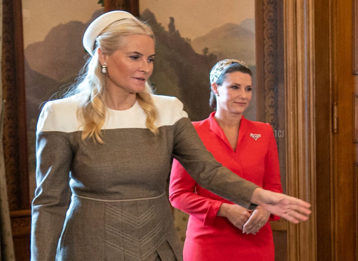 Crown Princess Mette-Marit of Norway, Princess Märtha Louise of Norway, Queen Máxima of the Netherlands, Queen Sonja of Norway, King Willem-Alexander of the Netherlands and King Harald V of Norway are seen at the Palace in Oslo at the beginning of the state visit of the Dutch royal couple on November 9, 2021
