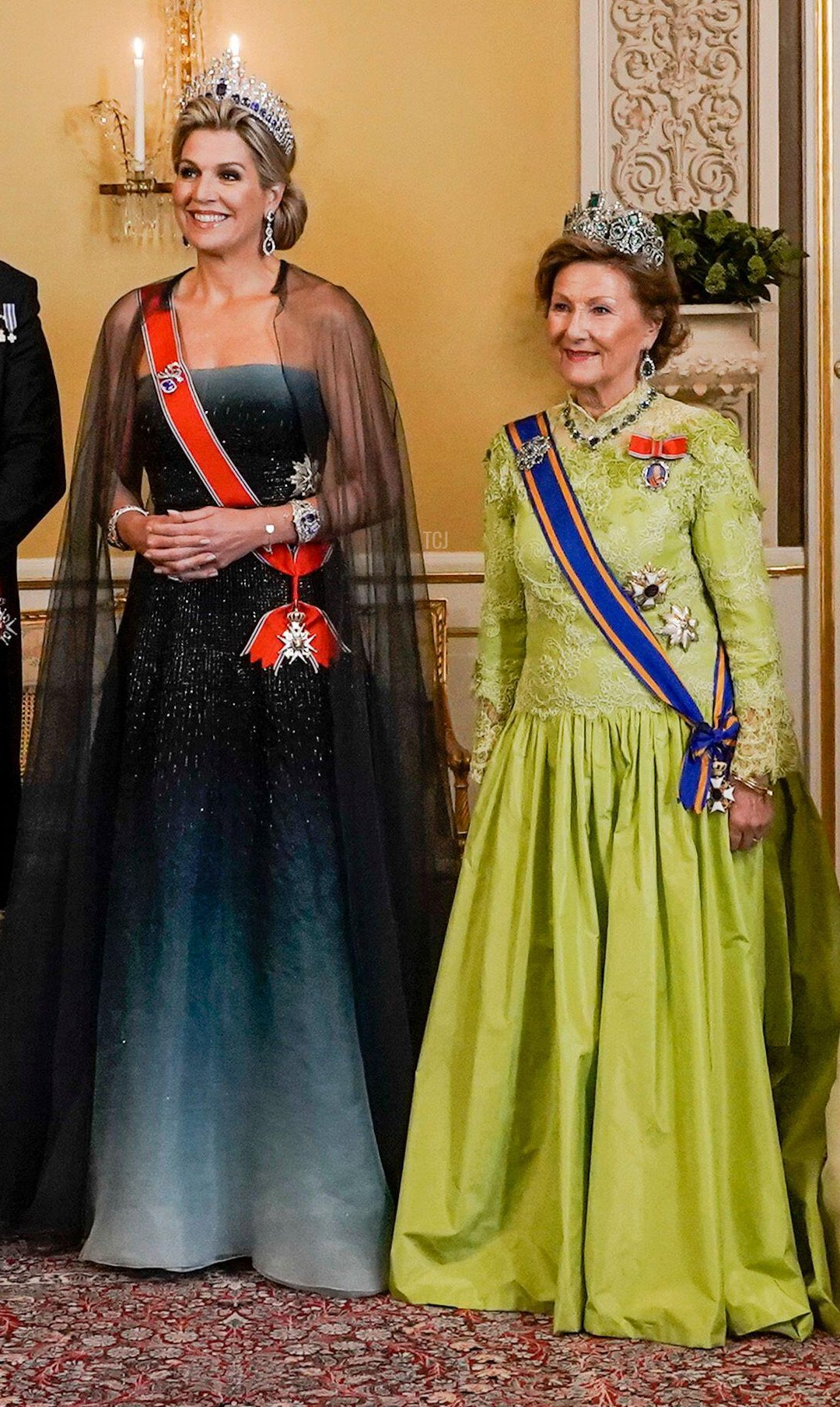 King Harald, King Willem-Alexander and Queen Maxima of the Netherlands, Queen Sonja, Crown Princess Mette-Marit and Princess Märtha Louise pose for a picture before the gala dinner at the Palace during the first day of the state visit from the Netherlands