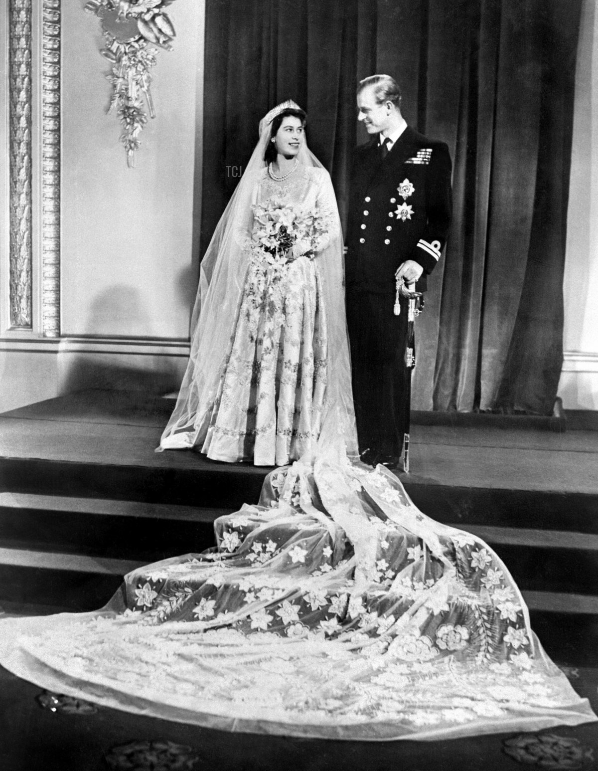 Britain's Princess Elizabeth (future Queen Elizabeth II) (L) and Philip, Duke of Edinburgh (R) pose on their wedding day at Buckingham Palace in London on November 20, 1947