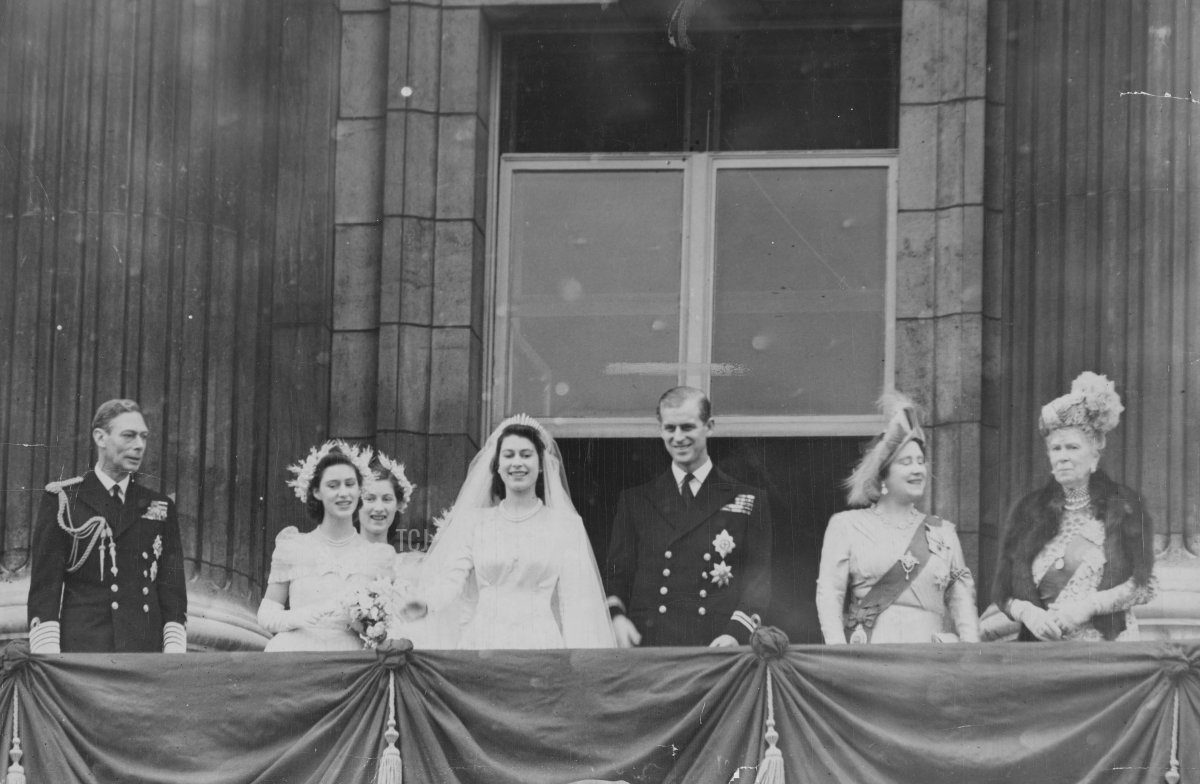 Members of the British royal family on the balcony at Buckingham Palace after the wedding of Princess Elizabeth and Philip Mountbatten (later Queen Elizabeth II and Prince Philip, Duke of Edinburgh), London, 20th November 1947