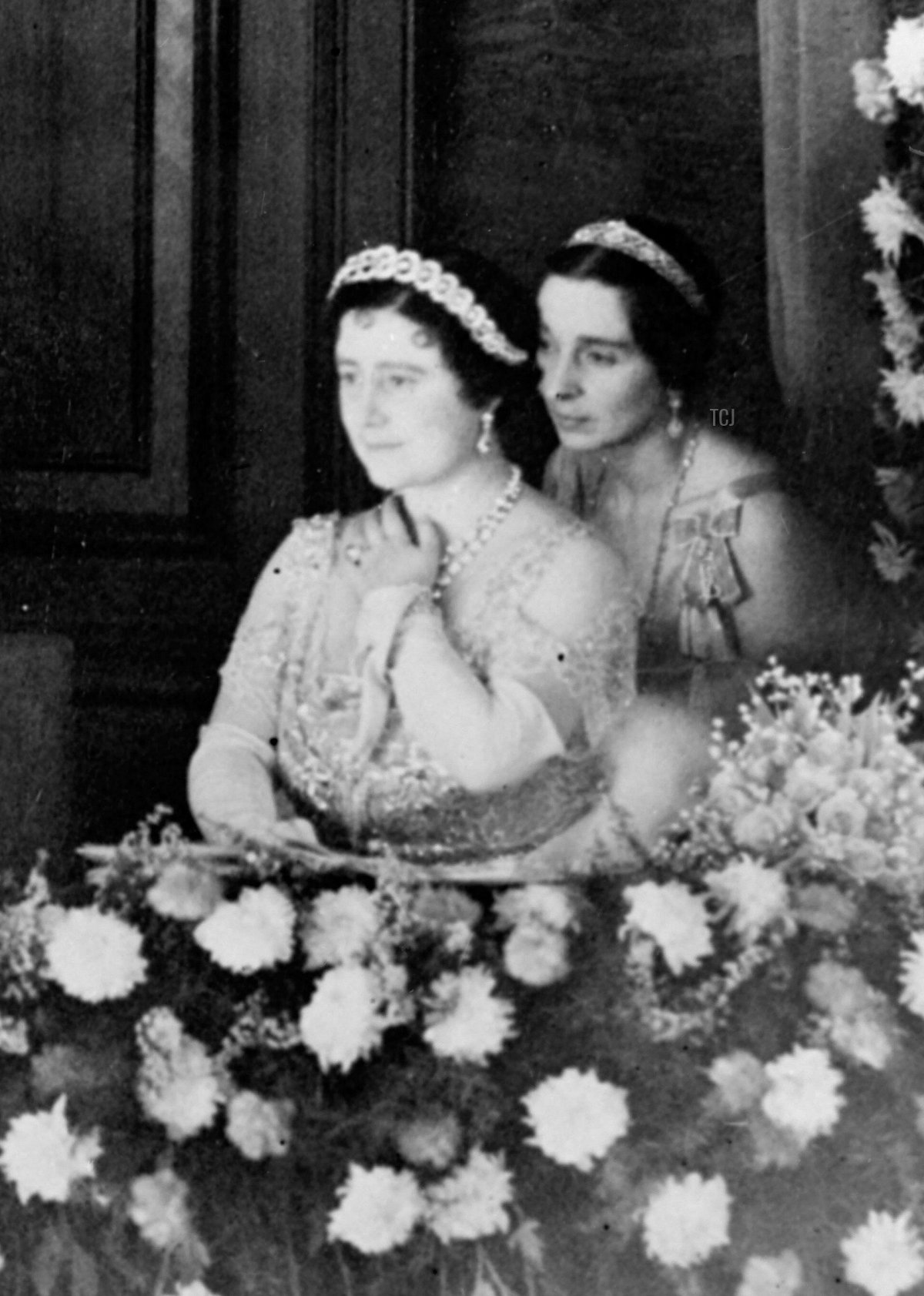 Members of the royal family attended the Royal Command Variety Performance in aid of the Variety Artist Benevolent Fund at the Palladium, Argyle Street, London, 15 Nov 1937