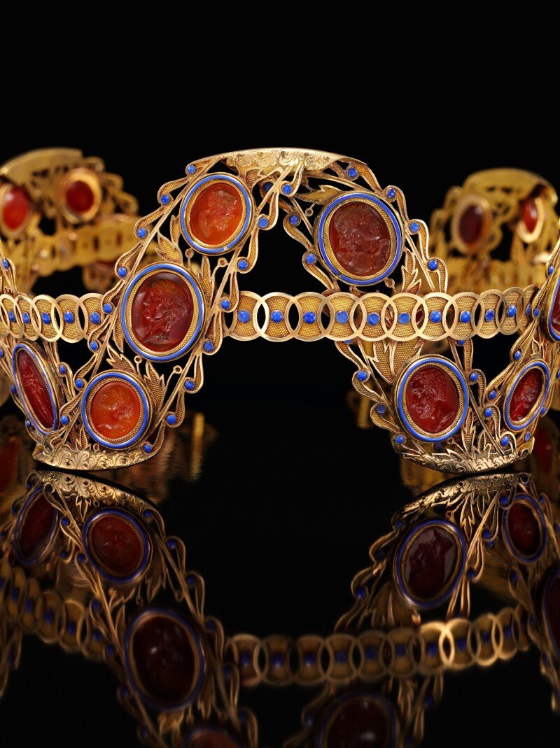 Carnelian, enamel and gold parure