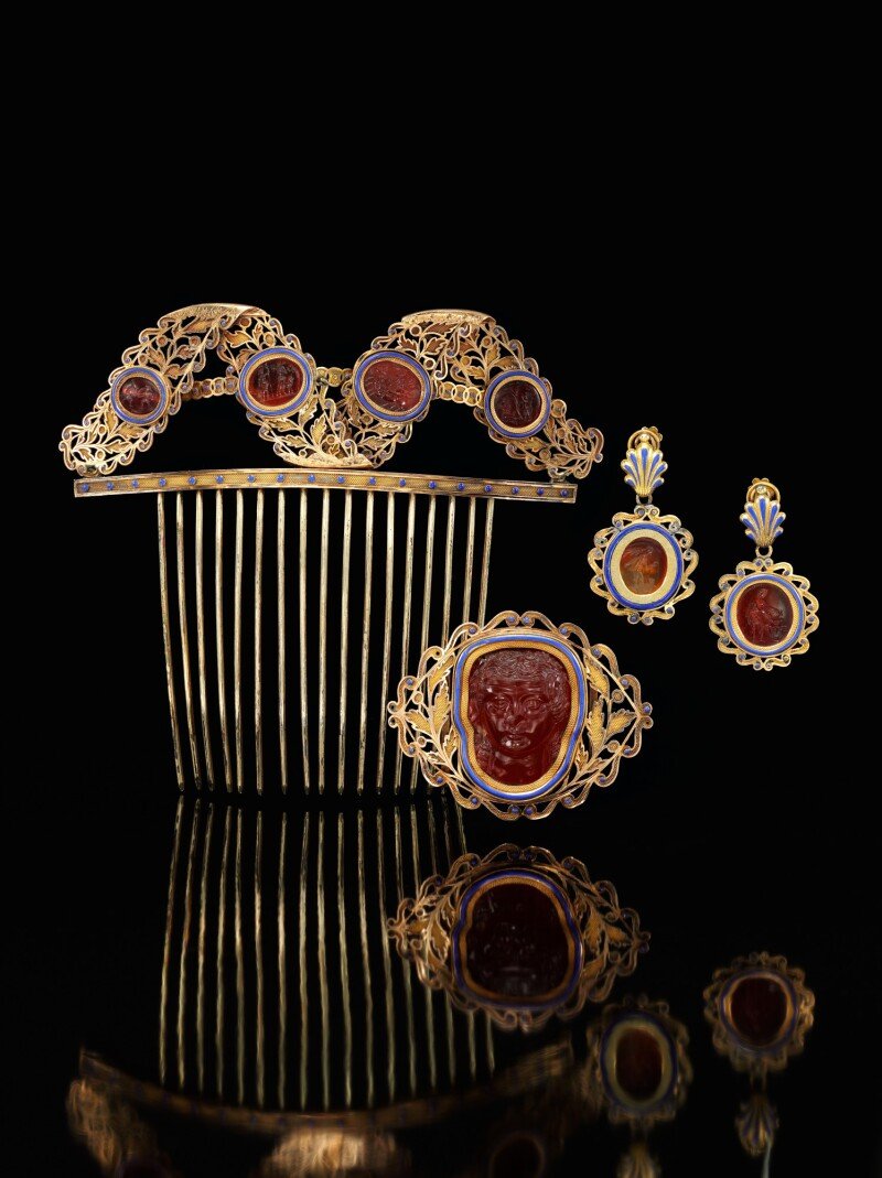 Carnelian, enamel and gold parure