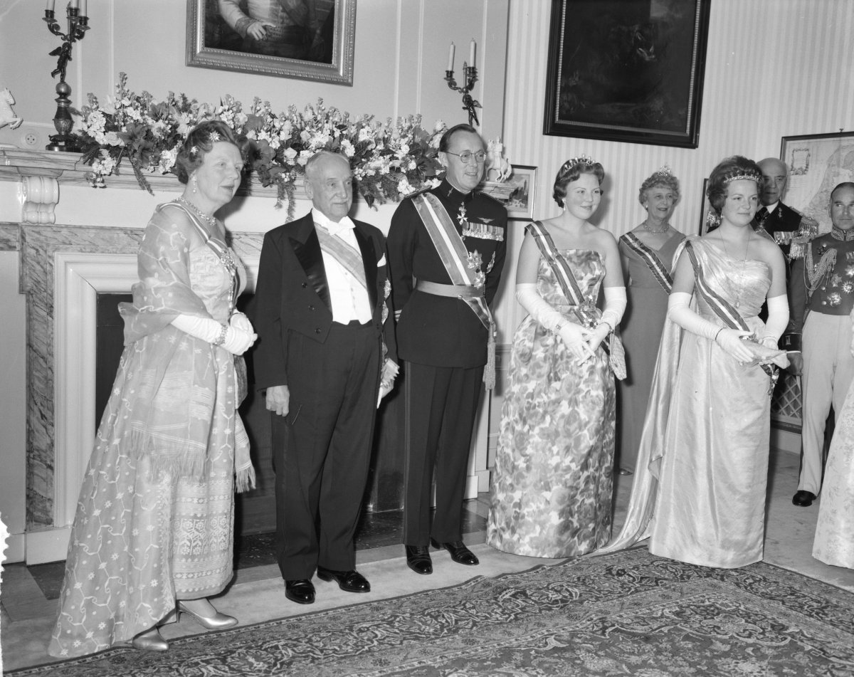 The Dutch royals attend a gala dinner at the Austrian Embassy, 18 May 1961