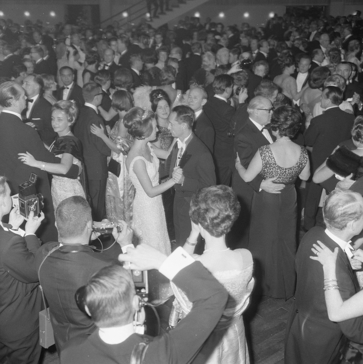 Prince Carlos Hugo and Princess Irene attend a ball in Bonn, November 1964