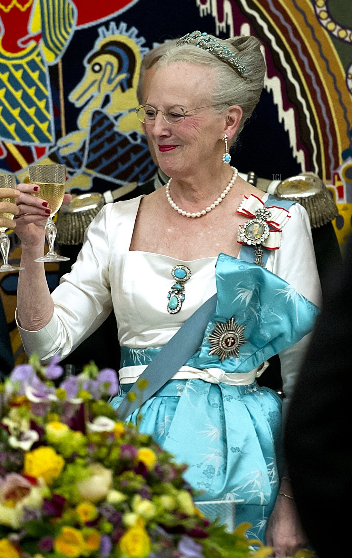 Demark's Queen Margrethe and China's President Hu Jintao take part in an official state banquet at Christiansborg Palace in Copenhagen on June 15, 2012