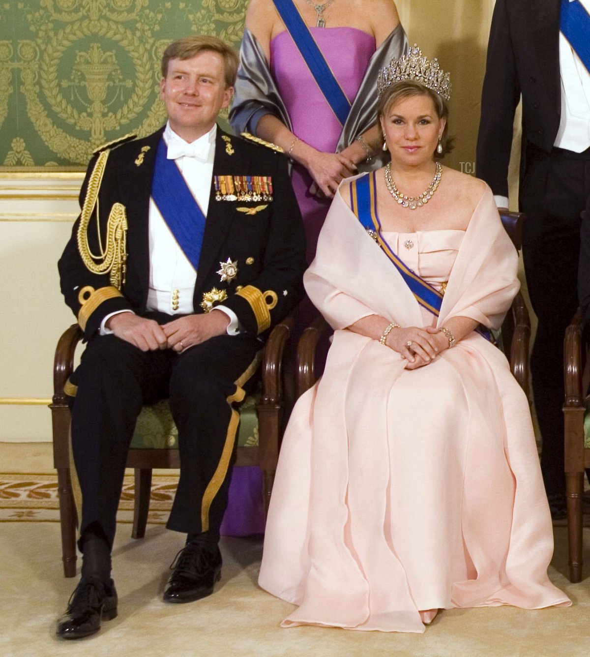 The Grand Duke Henri of Luxemburg (2ndR) and his wife Maria Teresa (2nd L) pose with Dutch Queen Beatrix (R), Dutch Crown Prince Willem Alexander (L), Dutch Princess Maxima (rear L), Pieter van Vollenhove (rear C) and Princess Margriet for a group photo at the Noordeinde Palace in The Hague, the Netherlands April 24, 2006