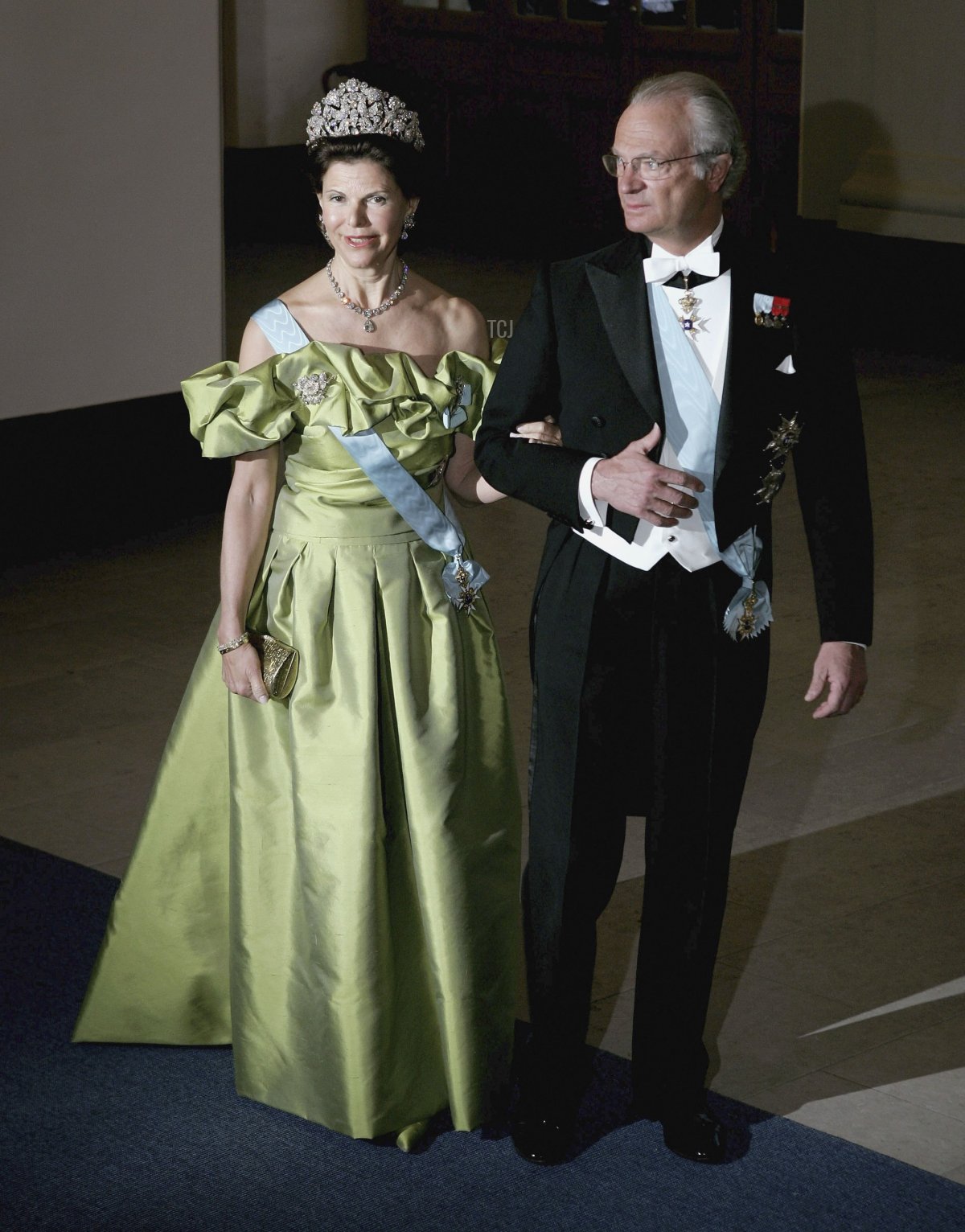 H.M. King Carl Gustaf XVI of Sweden and Queen Silvia arrive for the Gala Dinner at Royal Palace to celebrate King Carl XVI Gustaf of Sweden's 60th Birthday on April 30, 2006 in Stockholm, Sweden