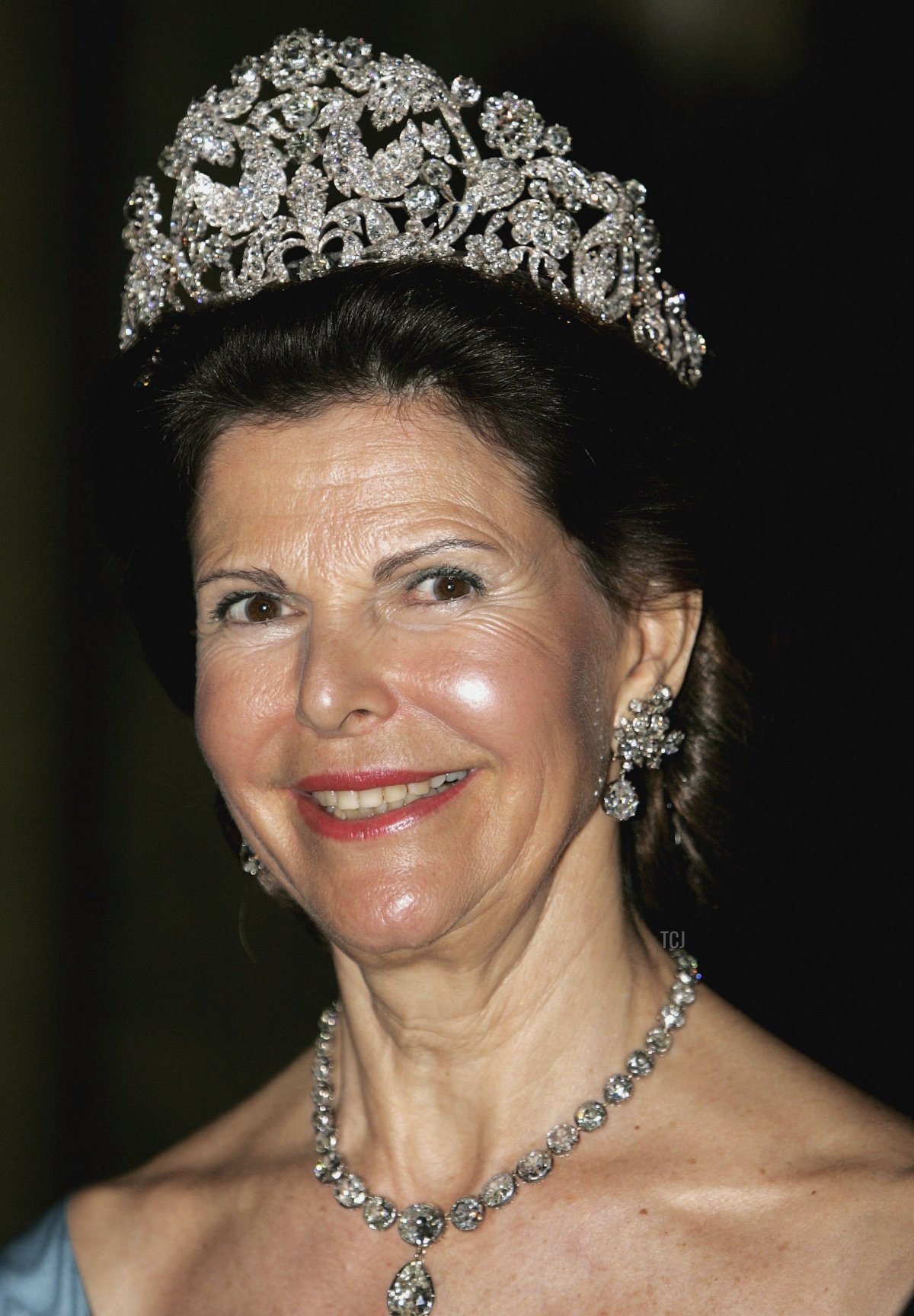 Queen Silvia of Sweden is seen as she greets guests before a Gala Dinner at the Royal Palace to celebrate King Carl XVI Gustaf of Sweden's 60th Birthday on April 30, 2006 in Stockholm, Sweden