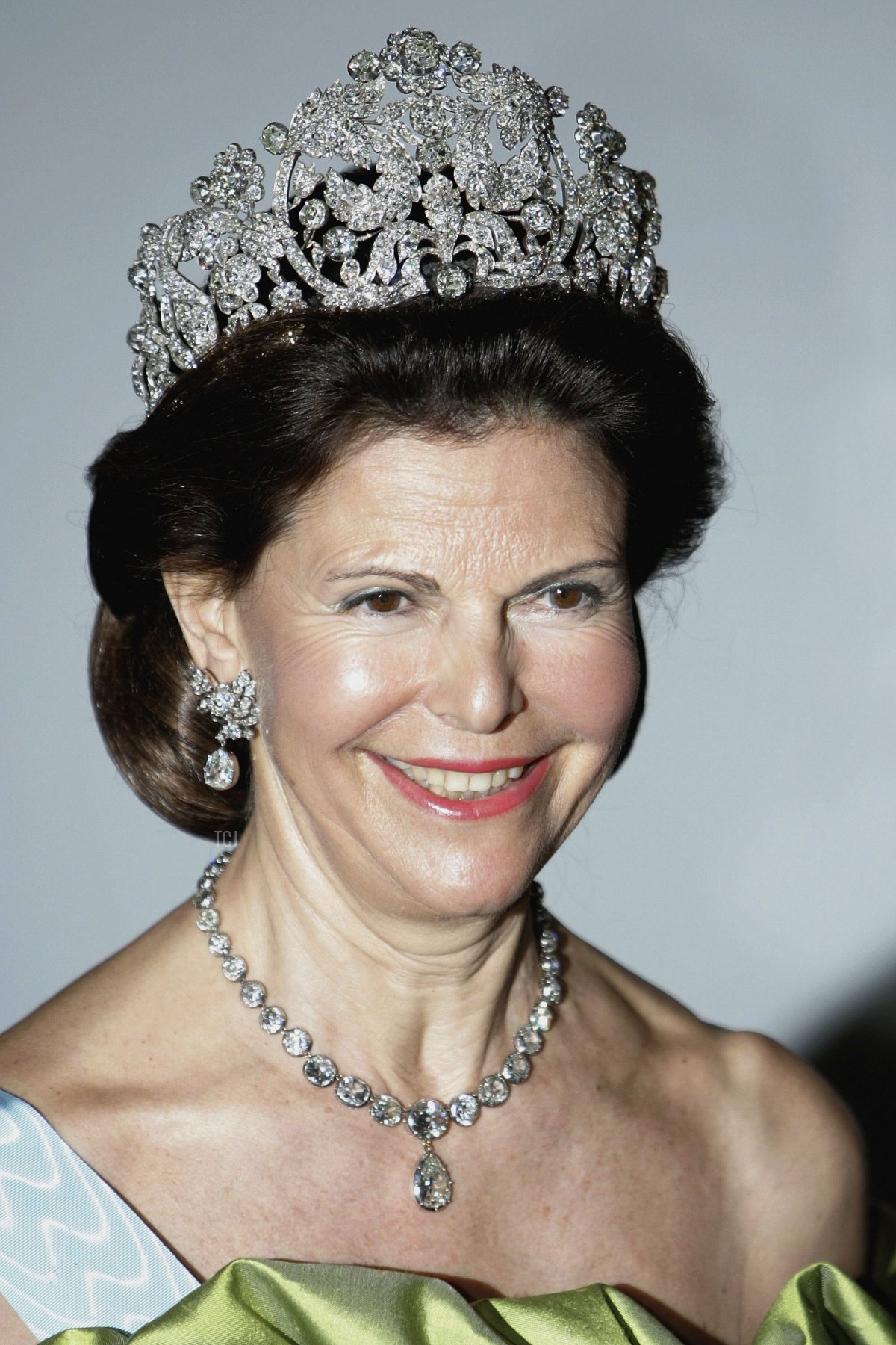 Queen Silvia arrives for the Gala Dinner at Royal Palace to celebrate King Carl XVI Gustaf of Sweden's 60th Birthday on April 30, 2006 in Stockholm, Sweden