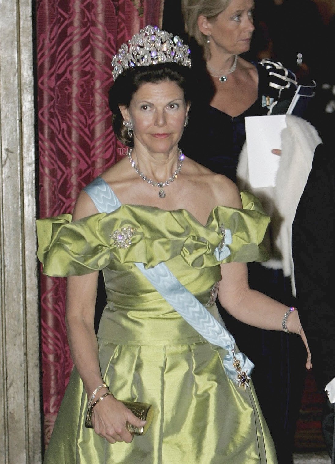 Queen Silvia arrives for the Gala Dinner at Royal Palace to celebrate King Carl XVI Gustaf of Sweden's 60th Birthday on April 30, 2006 in Stockholm, Sweden