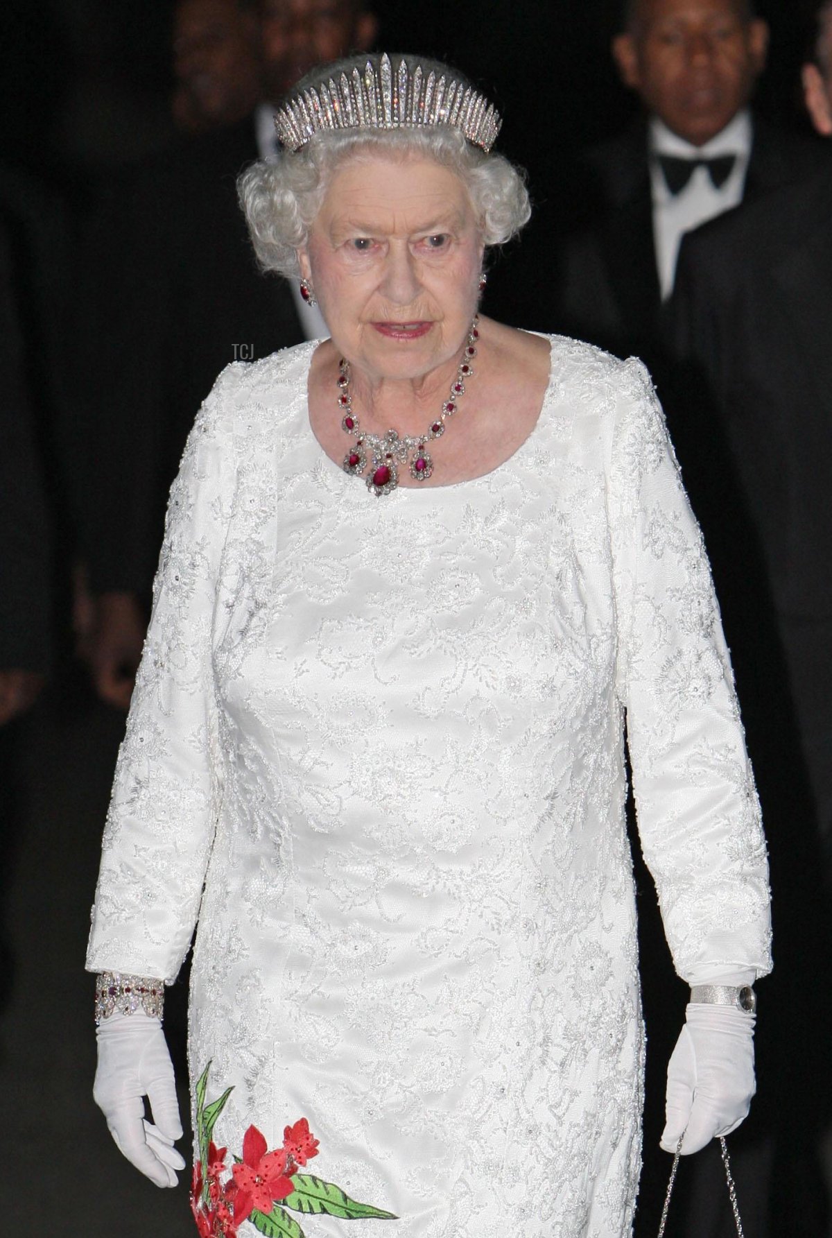 Queen Elizabeth II, and the Duke of Edinburgh walk in the grounds of President George Maxwell Richards' official Home in the Port of Spain, Trinidad before joining guests at a State Dinner, 26 Nov 2009