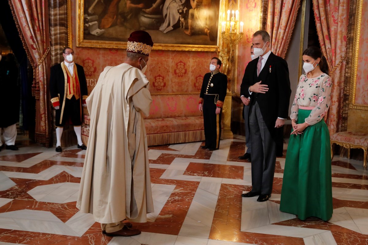 President of the Government, Pedro Sánchez (3rd R), King Felipe VI of Spain and Queen Letizia of Spain receive the new Nigerian ambassador during a reception of the accredited diplomatic corps accredited in Spain during a celebration act at the Royal Palace on January 17, 2022 in Madrid, Spain